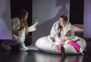 Paradies Hungern | Regie: Regie: Aleksandra Davydova | Foto: Betty Fleck © 2017